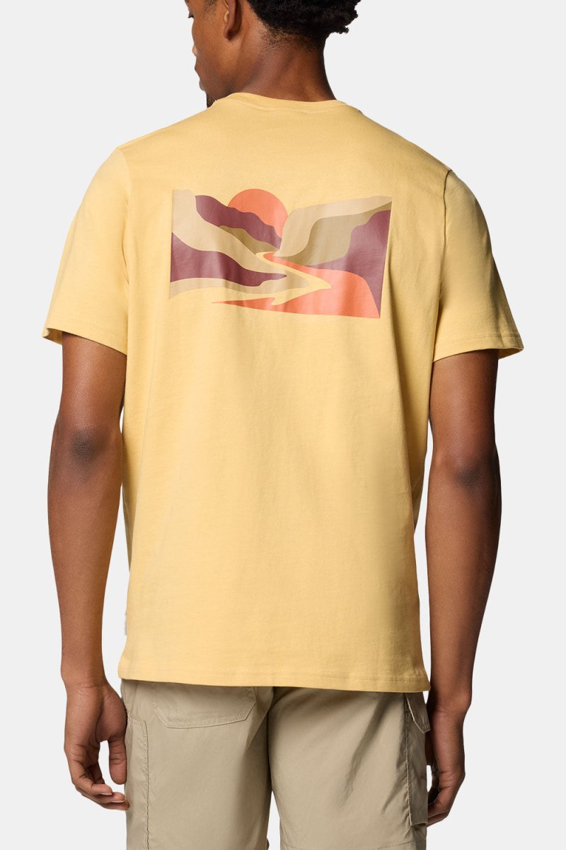 Columbia Explorers Canyon™ Back Short Sleeve Tee (Sand Dune/Trailscape) | T-Shirts