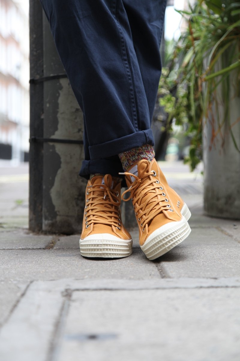 Novesta Star Dribble Contrast Stitching (Seldova/Beige/Ecru) | Trainers
