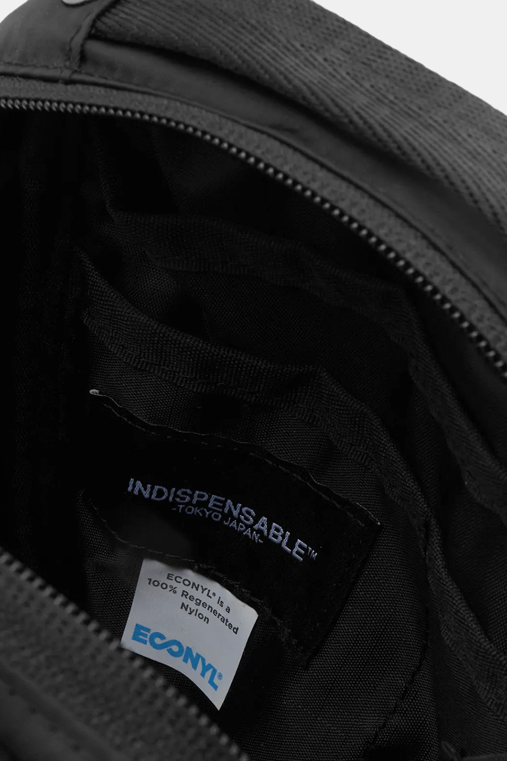 Indispensable IDP Quick Shoulder Bag Peep Econyl (Black)