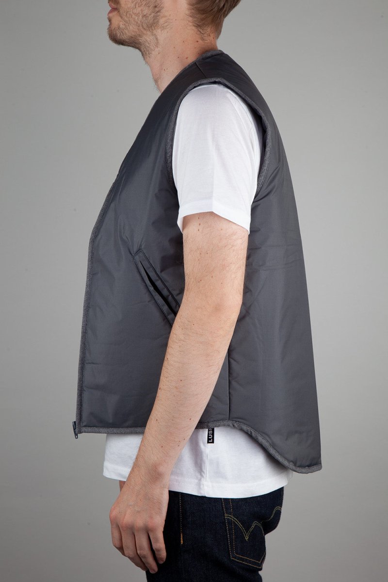 La Paz Penouco Padded Vest (Dark Grey) | Vests