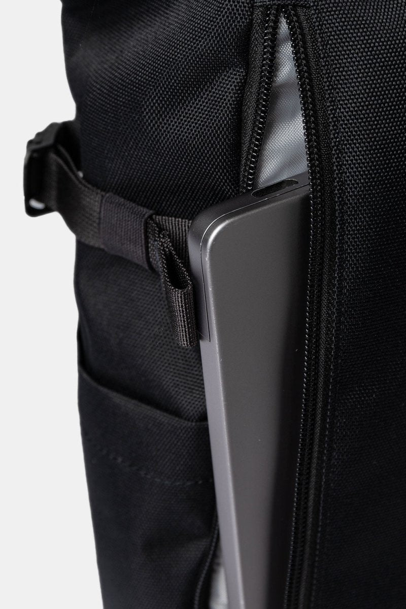 Sandqvist Icon Rolltop Backpack M (Black/Black Leather) | Bags